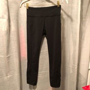 Lululemon crop leggings (black) (4)